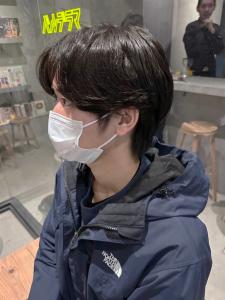 マッシュショート　センターパート　爽やか　ダークカラー　艶感 - Men's Salon bloc掲載