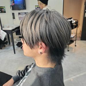シルバー×黒のメンズデザインカラー - Fave掲載