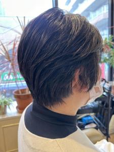 伸ばしかけ中の毛流れショート - hair&make imus MADOMOAZEL掲載