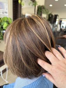 白髪ぼかしハイライト - AURA 仙台若林店【オーラ】掲載