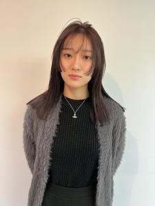 顔周りの遊びが可愛い長めミディ_ダークグレージュ_20代 - nelke掲載