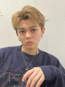 ツイストスパイラル波打ちスパイラルセンターパート刈り上げ束感 - メンズヘア整形サロン GOALD 渋谷本店掲載