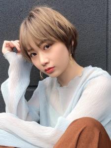 ミルクティーベージュ　丸みショート　ぱっつん前髪 - HAIR MAKE age 天神西通り店掲載