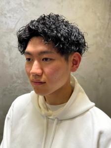 束感　爽やか　黒髪　メンズショート　ツイストスパイラルパーマ - 完全個室 THIS IS BARBER 3rd掲載