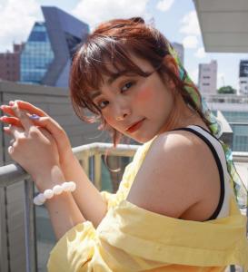 抜け感くせ毛風センターパートウェットヘア大宮宮原20代30代 - hair garden Rold掲載
