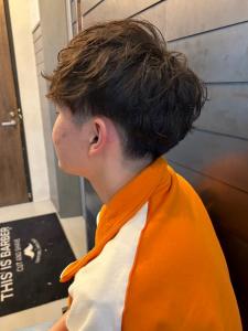 マッシュショート　ニュアンスパーマ　束感　ツーブロック - THIS IS BARBER 2nd掲載