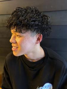 ツイストスパイラルパーマ　ツーブロック　束感　黒髪　爽やか - THIS IS BARBER 2nd掲載