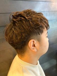 ツーブロック　ニュアンスパーマ　艶感　ブラウンカラー　メンズ - THIS IS BARBER 2nd掲載