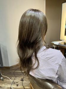 シークレットハイライト・カーキグレージュカラー・ロング - hair＆make egerie掲載