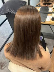 シンプルストレート大人ミディナチュラルブロンドベージュ三茶 - 全席個室サロン N° aria 三軒茶屋掲載