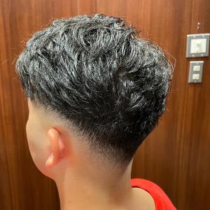 73分けフェードスタイル - ヒロ銀座ヘアーサロン 麻布乃木坂 六本木駅前店掲載
