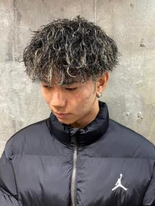 ライン入り刈り上げ　メッシュ　ツイストスパイラルパーマ - MEN'S SALON alfRed 瑞穂店掲載