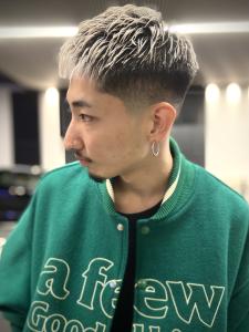 スキンフェード×ホワイトカラー　梅田　大阪　成人式　バーバー - ヒロ銀座 大阪本店掲載
