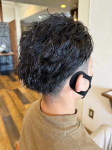 ツーブロック　爽やかスパイラルパーマ　ビジネススタイル - Glimpse 大濠店掲載