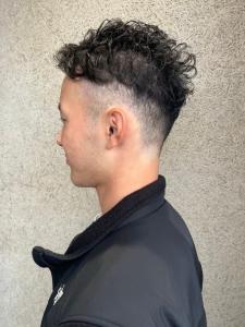 爽やかビジネススタイル　ツーブロック　ナチュラルパーマ - MENS SALON RUGGED 大野城店掲載