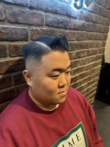 サイドパート　73スキンフェード - メンズ専門理容室　BroTokyo BARBERSHOP 有楽町店掲載