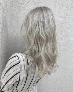 ホワイトシルバーロング10代20代30代所沢 - agir hair 所沢 【アジールヘア】 所沢プロペ通り店掲載
