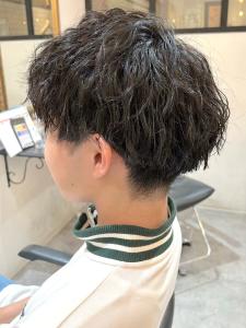 メンズカットハイライトマッシュツイストパーマアッシュブラック - newi saLyu 立川掲載