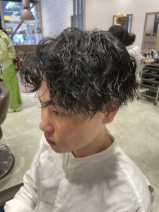 三軒茶屋_メンズ_ショート_スパイラルパーマ_マッシュ_黒髪 - HAIR & MAKE EARTH 三軒茶屋店掲載