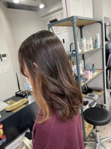 イヤリングミルクティーベージュミディアムレイヤー所沢 - agir hair 所沢 【アジールヘア】 所沢プロペ通り店掲載