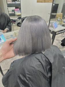 グレーシルバー切っぱなしボブ10代20代30代所沢新所沢 - agir hair 所沢 【アジールヘア】 所沢プロペ通り店掲載