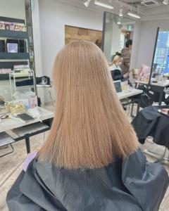 ペールミルクティーベージュロング10代20代30代所沢 - agir hair 所沢 【アジールヘア】 所沢プロペ通り店掲載
