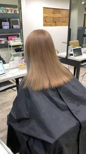 コットンベージュミルクティーツヤ感ミディアムレイヤー所沢 - agir hair 所沢 【アジールヘア】 所沢プロペ通り店掲載