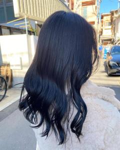 透けるブルーブラック