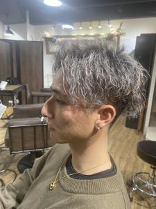 ハイライト マッシュパーマ ウルフ アッシュブラック - ARCANA 明治神宮前 表参道 原宿掲載