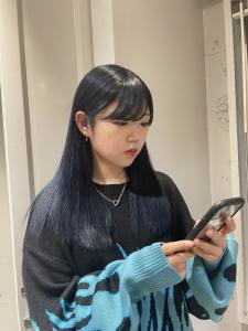 グレーベージュ レイヤー前髪パーマ アッシュブラック - ARCANA 明治神宮前 表参道 原宿掲載