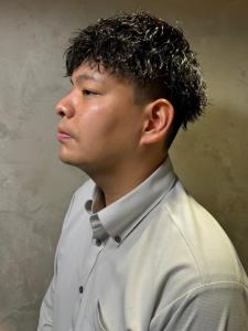 スパイラルパーマ　ビジネスヘア　ツーブロックマッシュ - 完全個室 THIS IS BARBER 3rd掲載