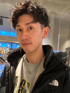 センターパート　ツイストスパイラルパーマ　束感　黒髪　爽やか - Men's Salon bloc掲載