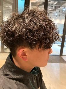 ツイストスパイラルパーマ　ツーブロック　ブラウンベージュ - Men's Salon bloc掲載