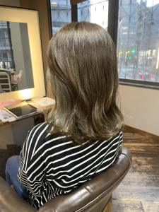 外ハネミディアムボブ・ミントグレージュインナーカラー - hair＆make egerie掲載