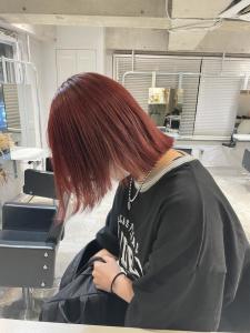黒髪グレーベージュレイヤーロング前髪パーマ アッシュブラック - ARCANA 明治神宮前 表参道 原宿掲載