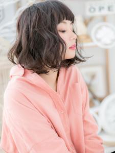 黒髪グレージュカラー前下がりボブくせ毛風　アッシュブラック - mod's hair【モッズヘア】越谷/越谷西口店掲載