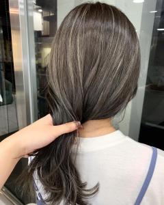 30代40代大人アッシュグレージュハイライトカラー【上野】 - agir hair 上野店掲載
