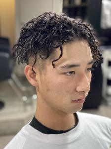 ハイライト マッシュパーマ ウルフ アッシュブラック - ARCANA 明治神宮前 表参道 原宿掲載