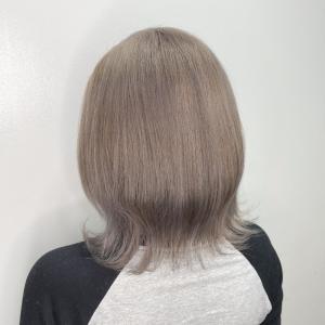 ショートでも映える！シルバーベージュ！ - Lanisis Hair掲載