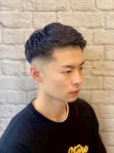 スキンフェード×くせ毛風束感パーマ【新宿/理容室/理容室】 - 銀座マツナガ 新宿パークタワー店掲載