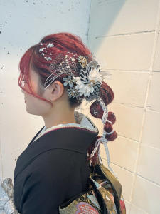 成人式ヘアセット×編み下ろしポニー - Lourdes hair design掲載