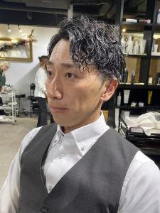 ハイライト マッシュパーマ ウルフ アッシュブラック - ARCANA 明治神宮前 表参道 原宿掲載
