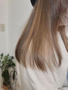 ピアスカラー/ロングヘアー - latte atelier掲載