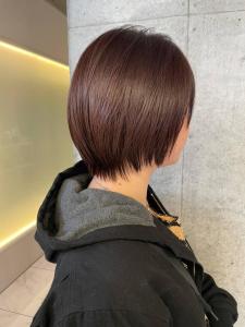 収まりの良い長めショート - sweep 平尾掲載