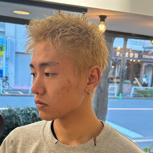 金髪 スパイキーショート - Hair Salon Mimosa Works掲載