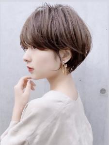 大人可愛い前髪ありのひし形マッシュショートパーマ20代30代 - &STORIES掲載