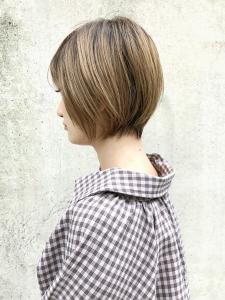 耳掛け　小顔ショート　透明感　ベージュカラー - PREGO掲載