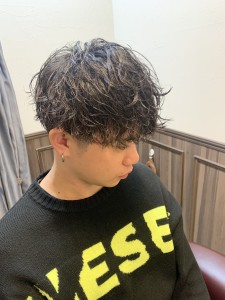 波巻きスパイラルパーマ - Million Bucks barber shop 上野掲載