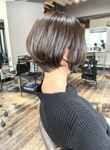シークレットハイライト・白髪ぼかしOK・前下がりショートボブ - hair＆make egerie掲載