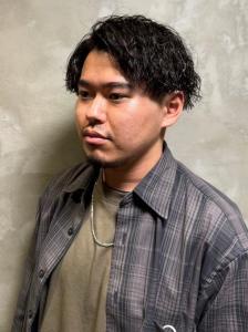 ツーブロック　黒髪　メンズパーマ　ニュアンスパーマ　メンズ - 完全個室 THIS IS BARBER 3rd掲載